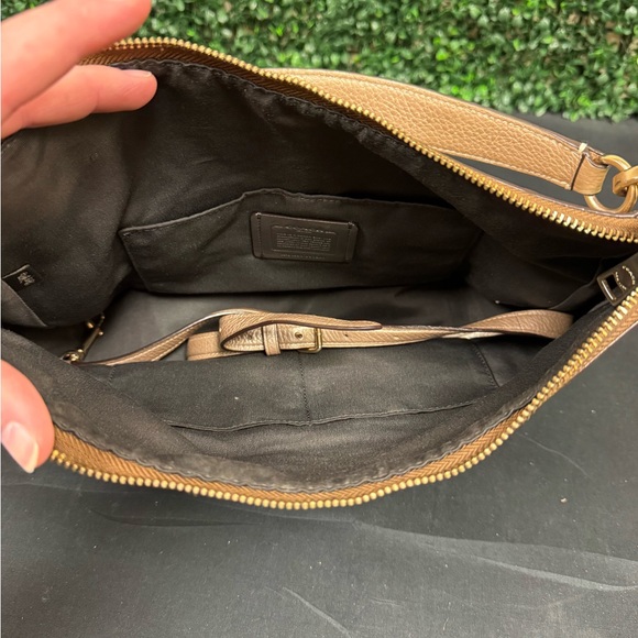 COACH HARLEY HOBO - Picture 6 of 9